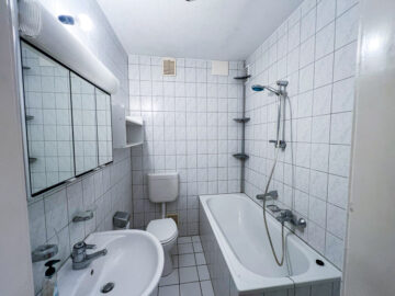 EG in Holsterhausen // bezugsfrei - Badezimmer-2