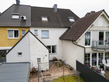 Ihre Zukunft in gestalten in Ihrem Reihenhaus zum Familienglück - Rückansicht