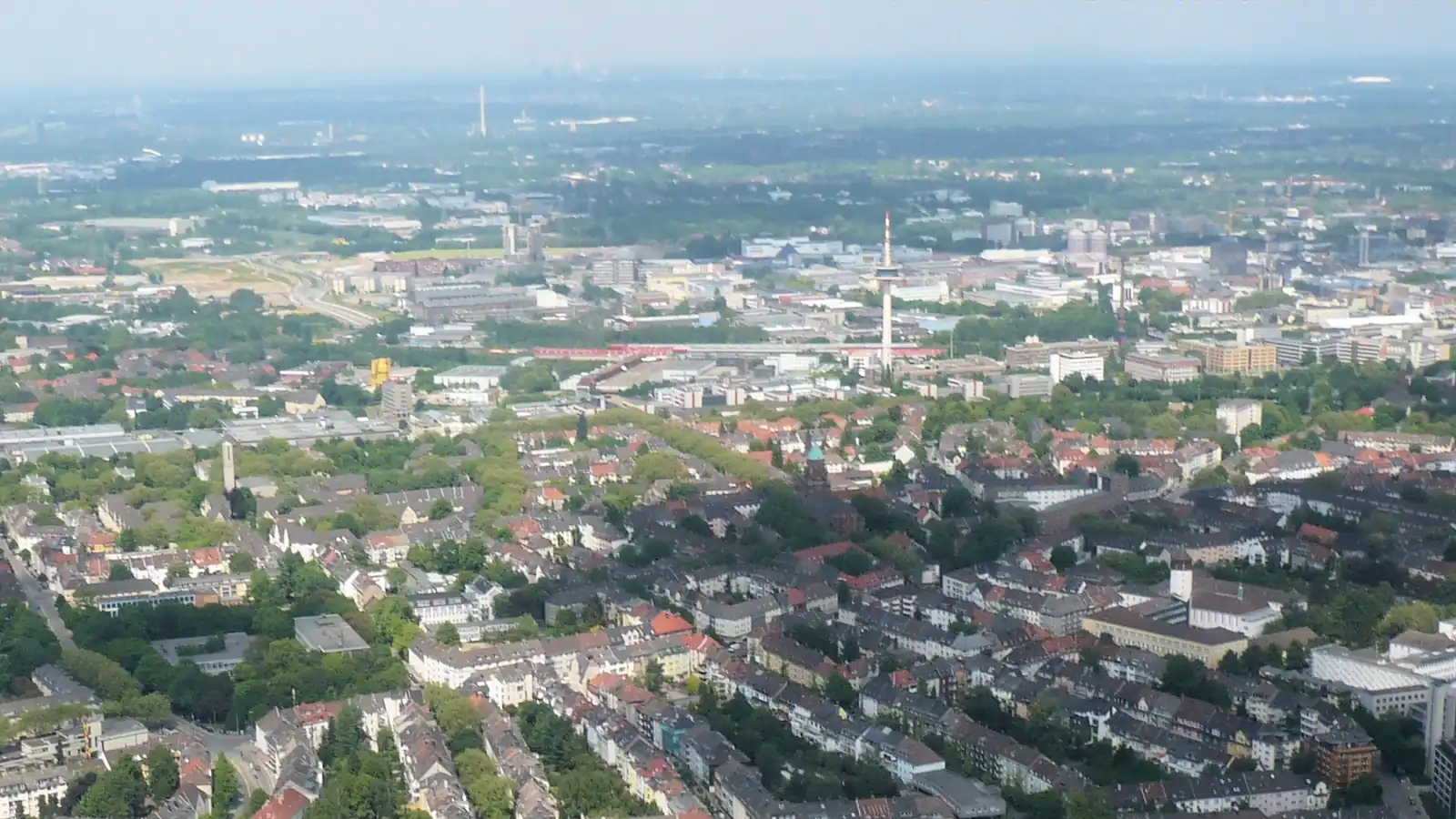 Luftbild von Essen-Holsterhausen: dicht bebaute Wohnviertel mit Mehrfamilienhäusern in geschlossenen Häuserzeilen